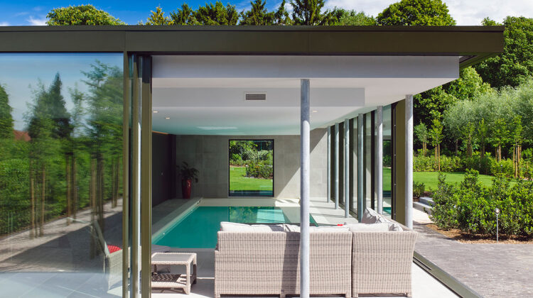 keller-minimal-windows-pool-side