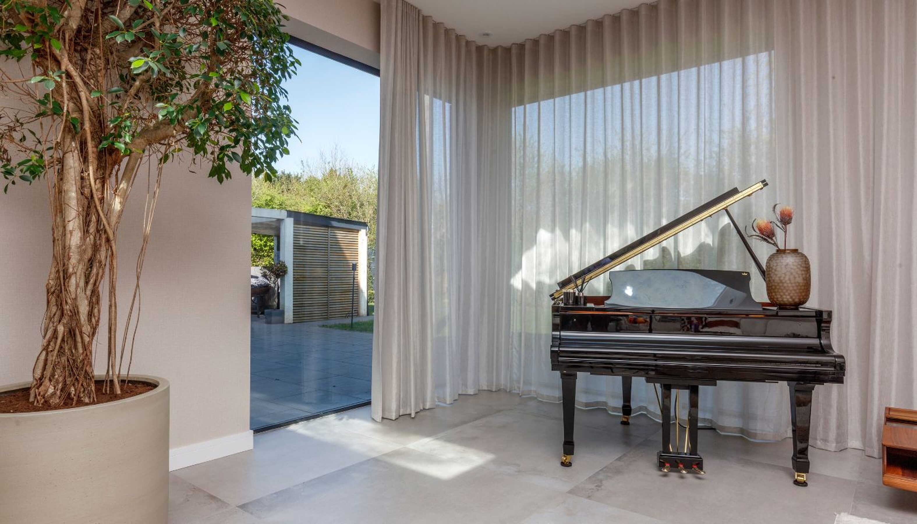 Slim sliding doors in Worcester - Brookfield - minimal windows